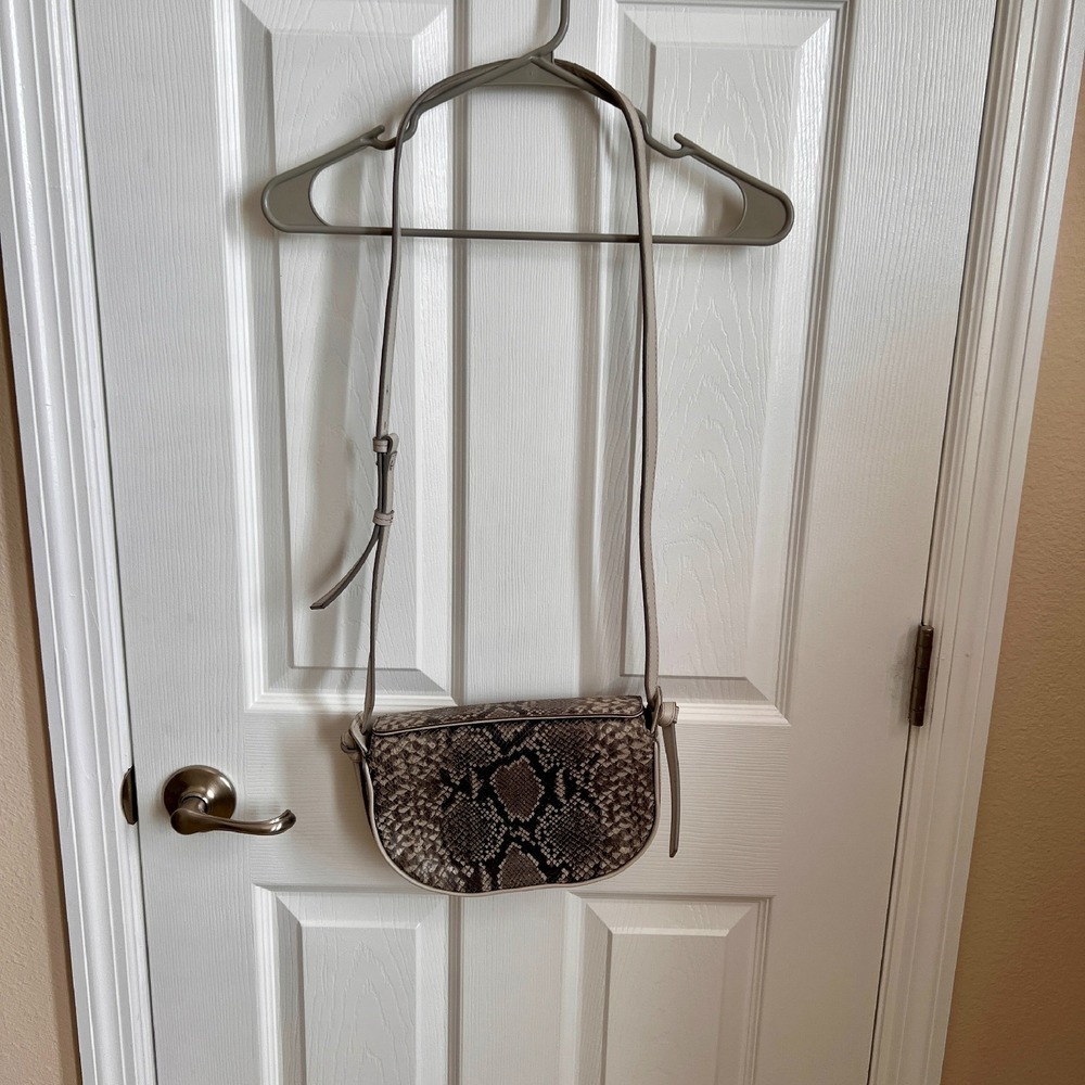 New Without Tags Banana Republic‎ Snakeskin Print Crossbody Bag